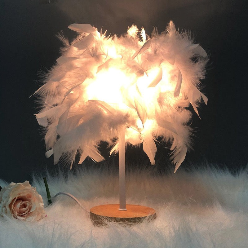 Luxury Feather Lamp for Wedding Room Decoration, Bedroom Headlight with a Sweetheart Touch